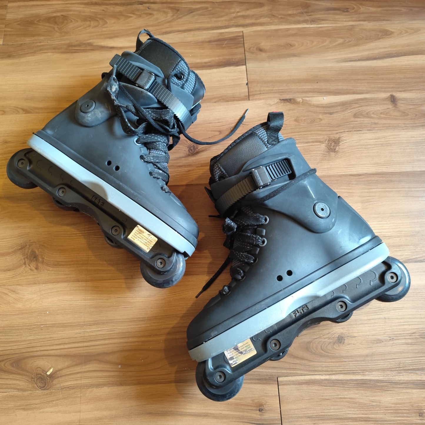 RAZORS - Black Shift Aggressive Inline Skates (USED / US8) 