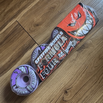 SPITFIRE - Formula Four Radial Full Purple 54mm/99 Skateboard