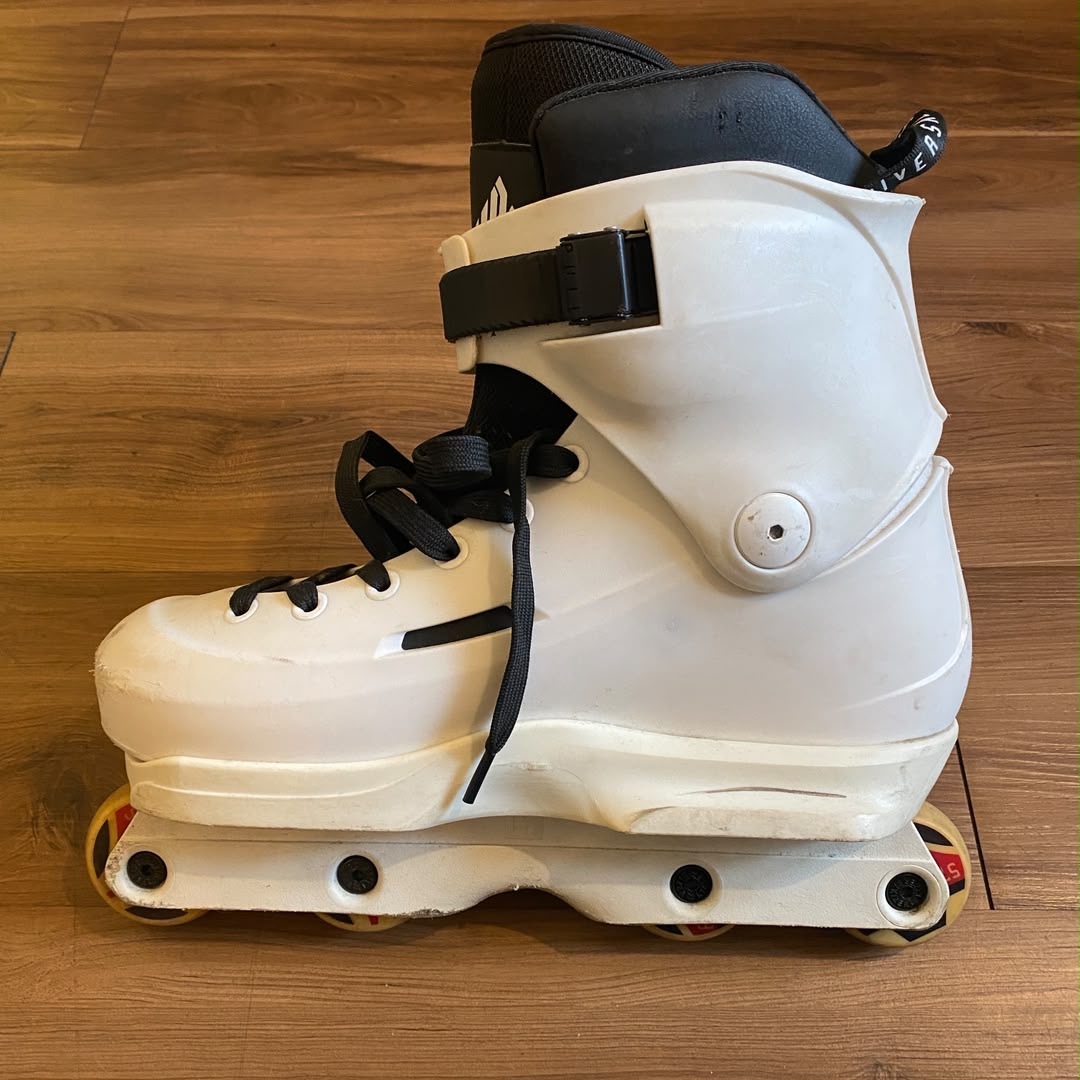 USD - Sway White 57 Aggressive Inline Skates (EU43-44 / USED)