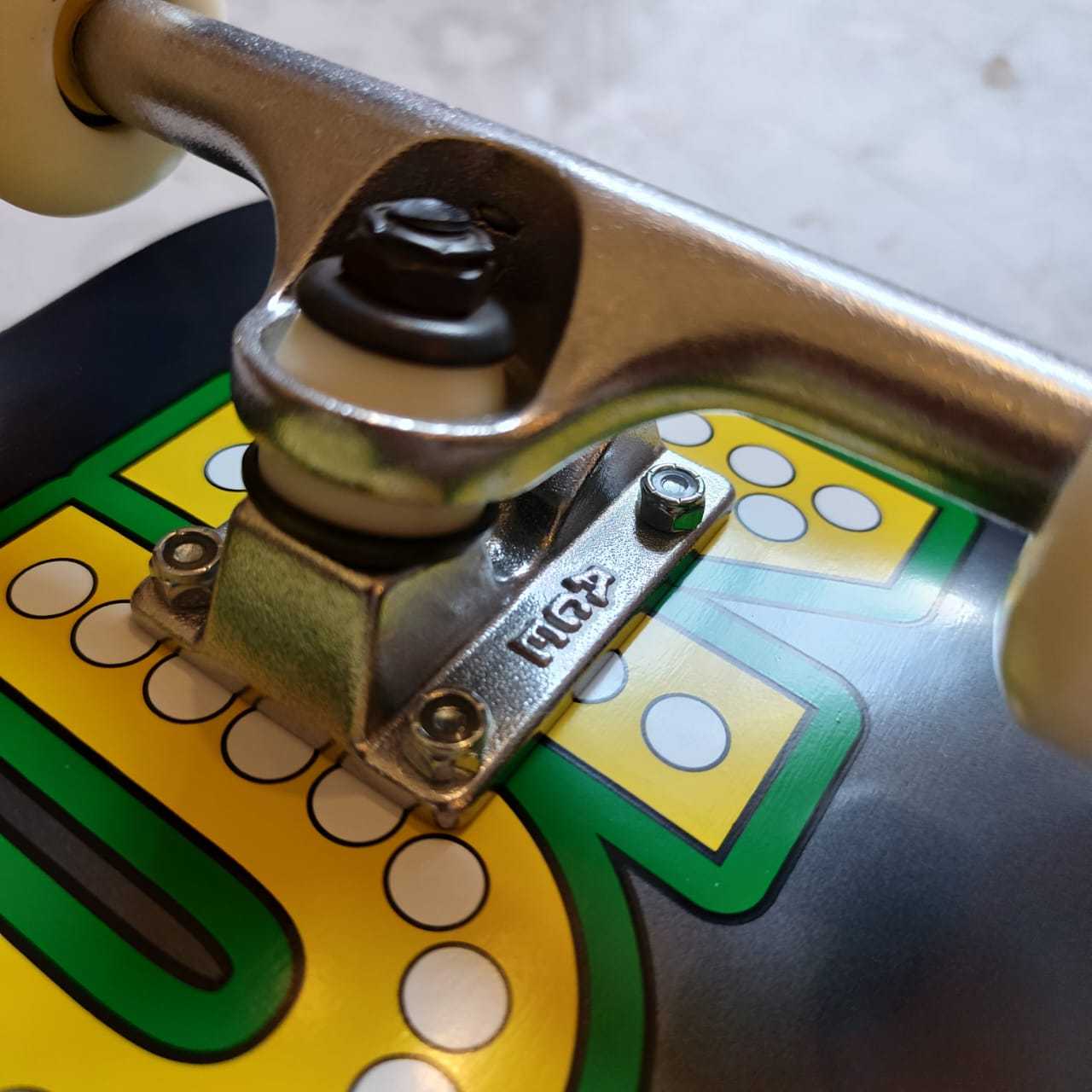 SHAKE JUNT - Stretch Deck 8.25" Complete Skateboard (Ace + Nomad Promo)