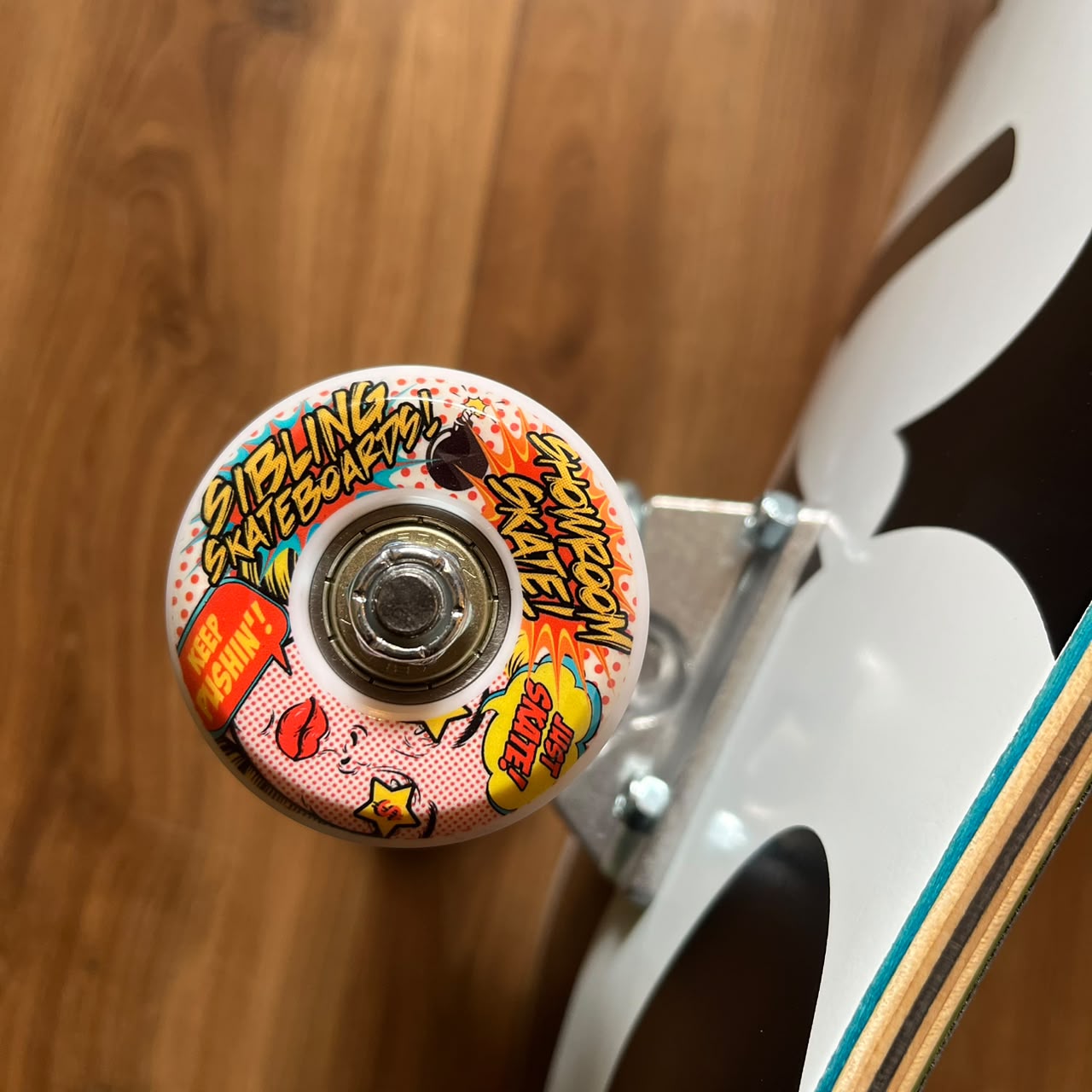 SIBLING - Script 8.25" Complete Skateboard
