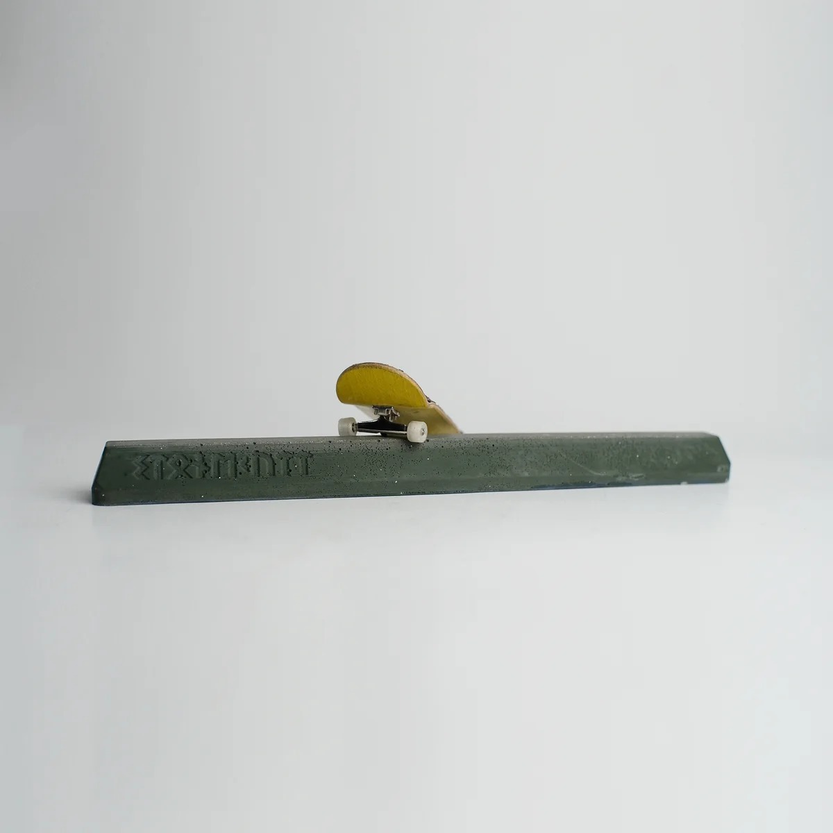 STONCUTT - Slappy (Flat Green With Relic) Classic Curb Concrete Fingerboard Obstacle