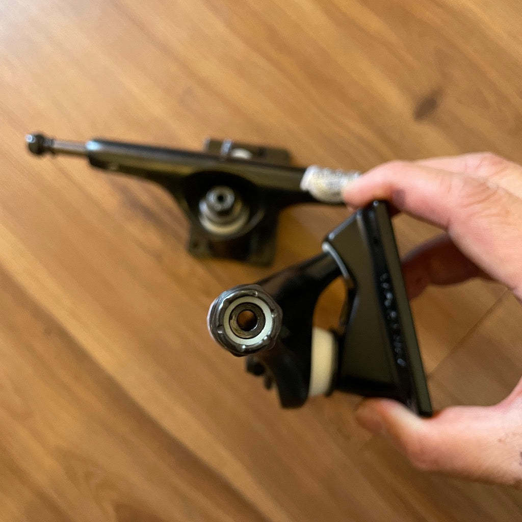 TENSOR - Mag Light Black Skateboard Trucks