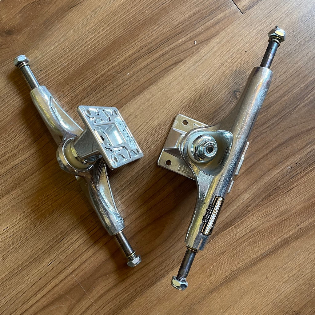 THUNDER トラック TEAM POLISH 143HI Thunder Hi 143 Polished Trucks from Slam City Skates London UK