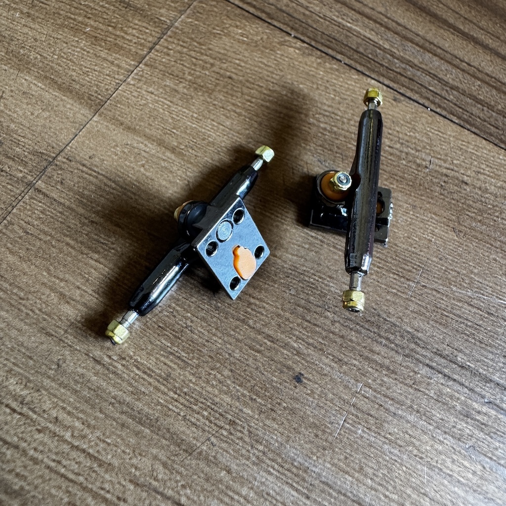 BLANK - BRT 34mm Fingerboard Trucks