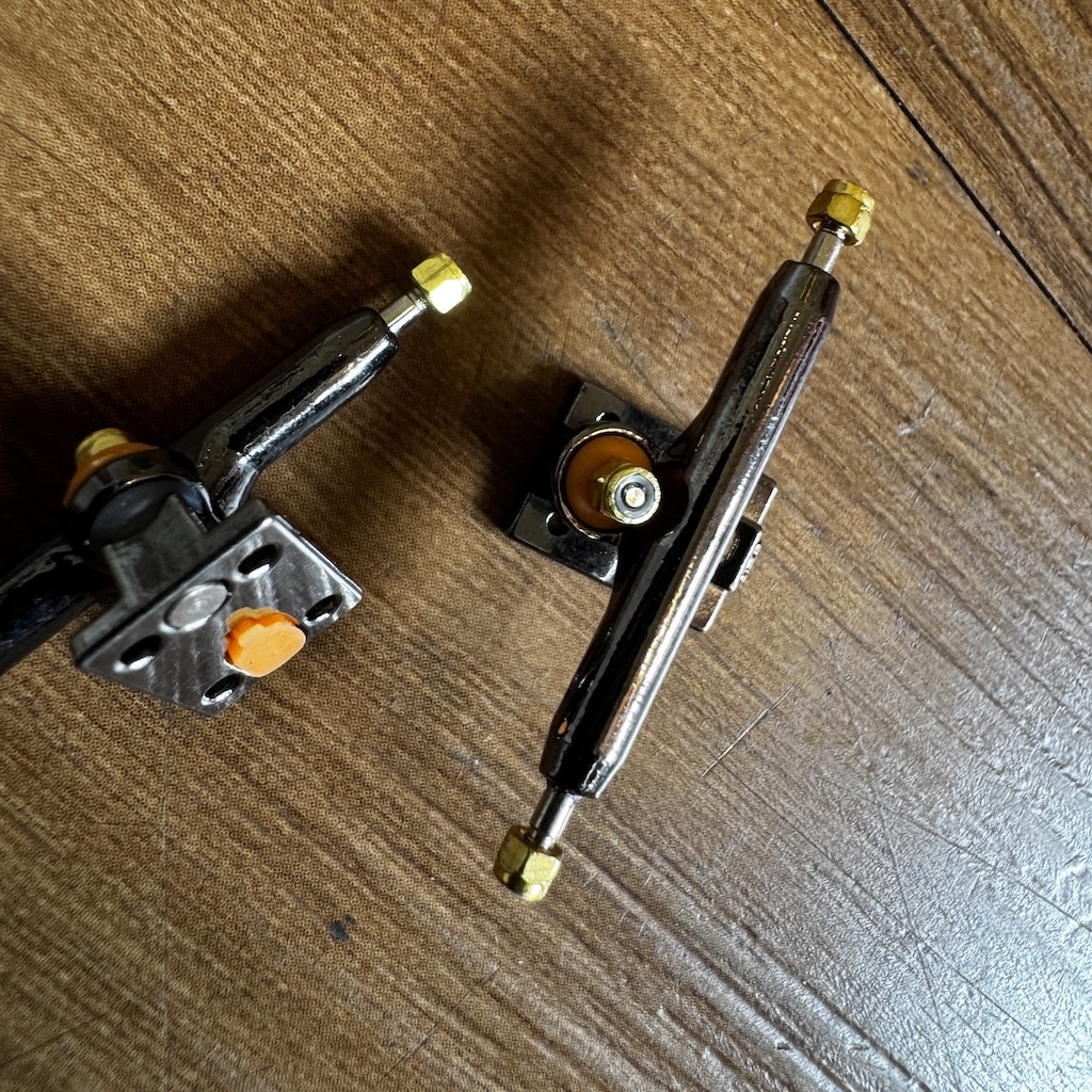 BLANK - BRT 34mm Fingerboard Trucks