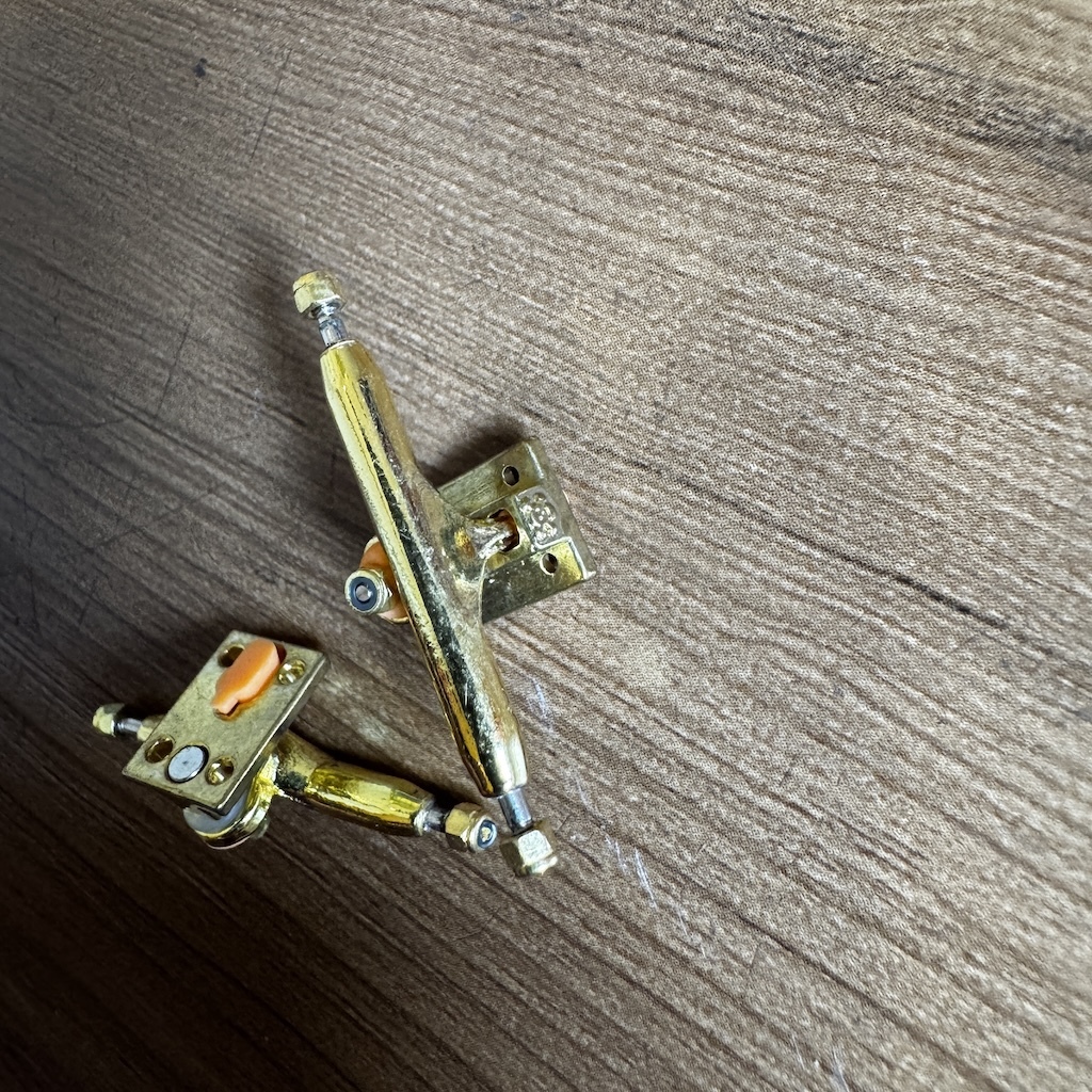 BLANK - BRT 34mm Fingerboard Trucks