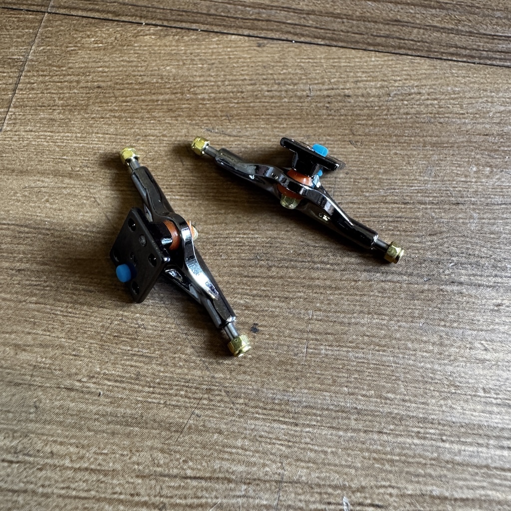 BLANK - CRM 35mm Fingerboard Trucks