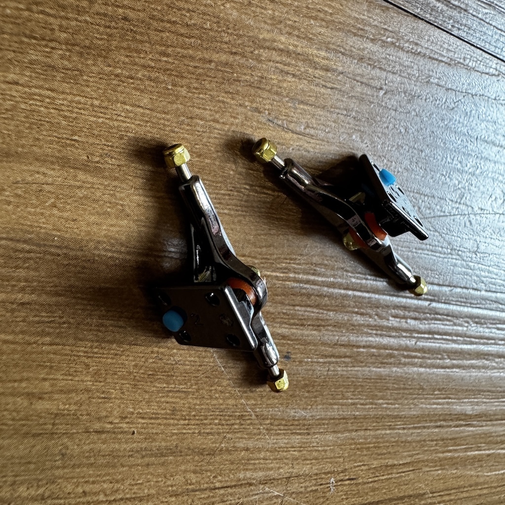 BLANK - CRM 35mm Fingerboard Trucks