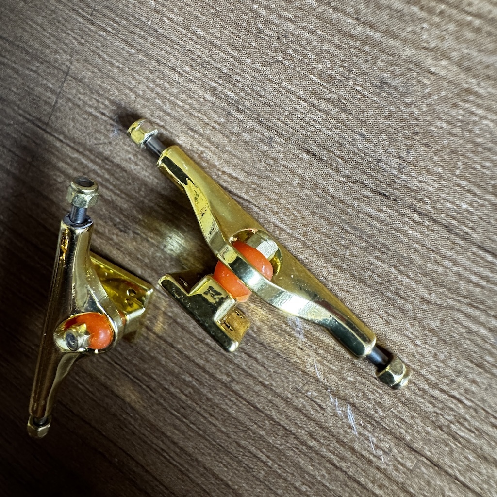 BLANK - CRM 35mm Fingerboard Trucks