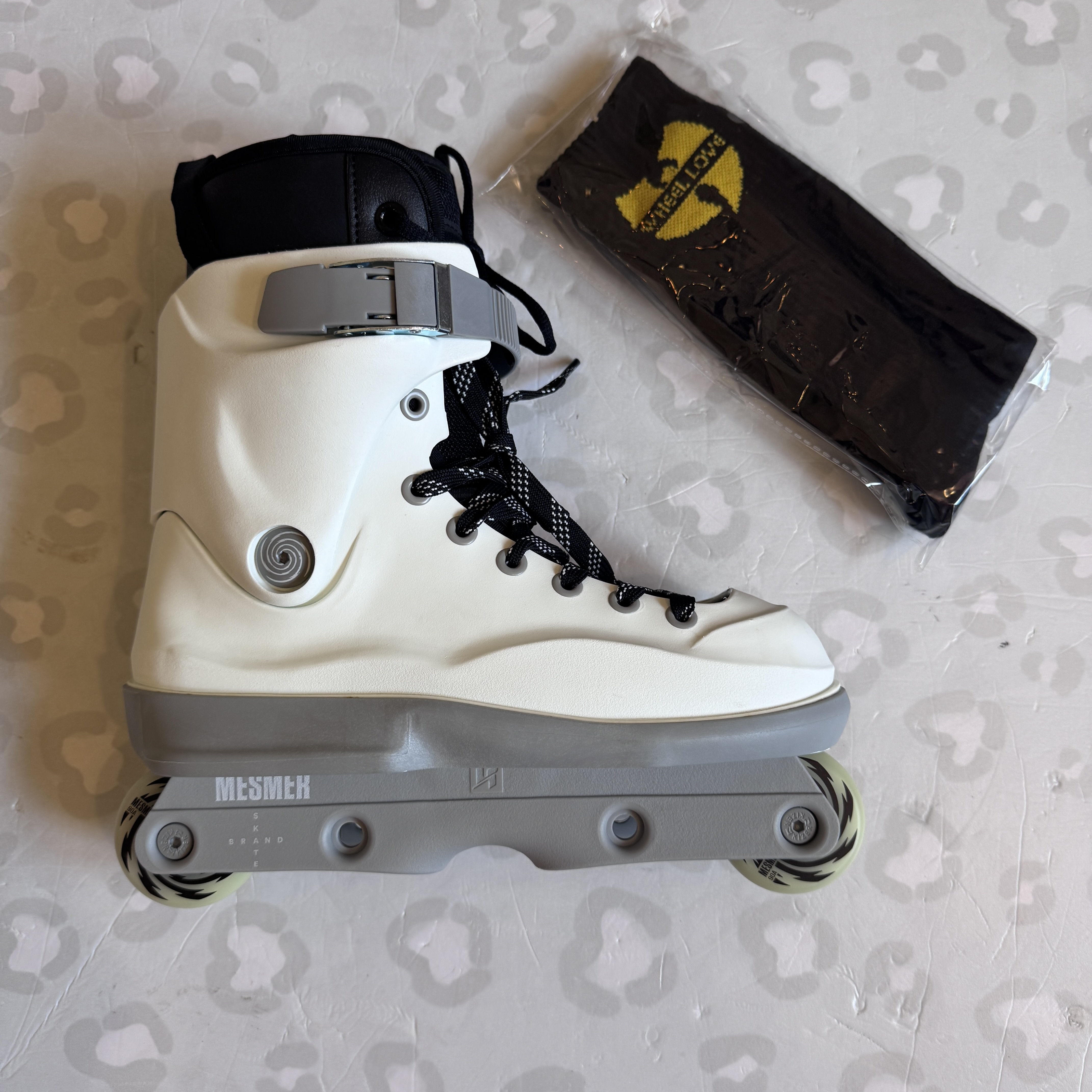 MESMER - TS1 White Aggressive Inline Skates (CLEARANCE PROMO!)
