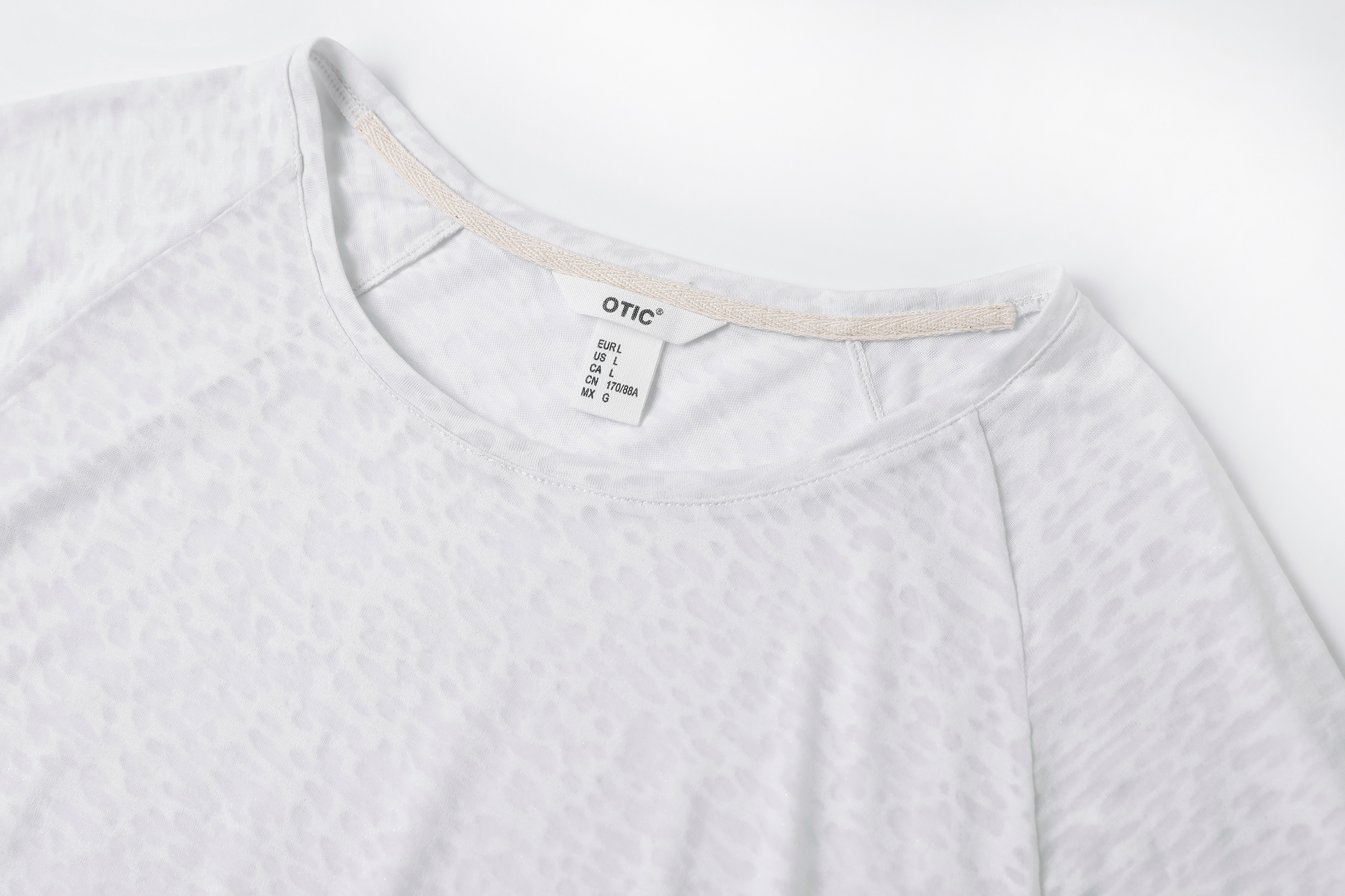 Men's long-sleeved shirt