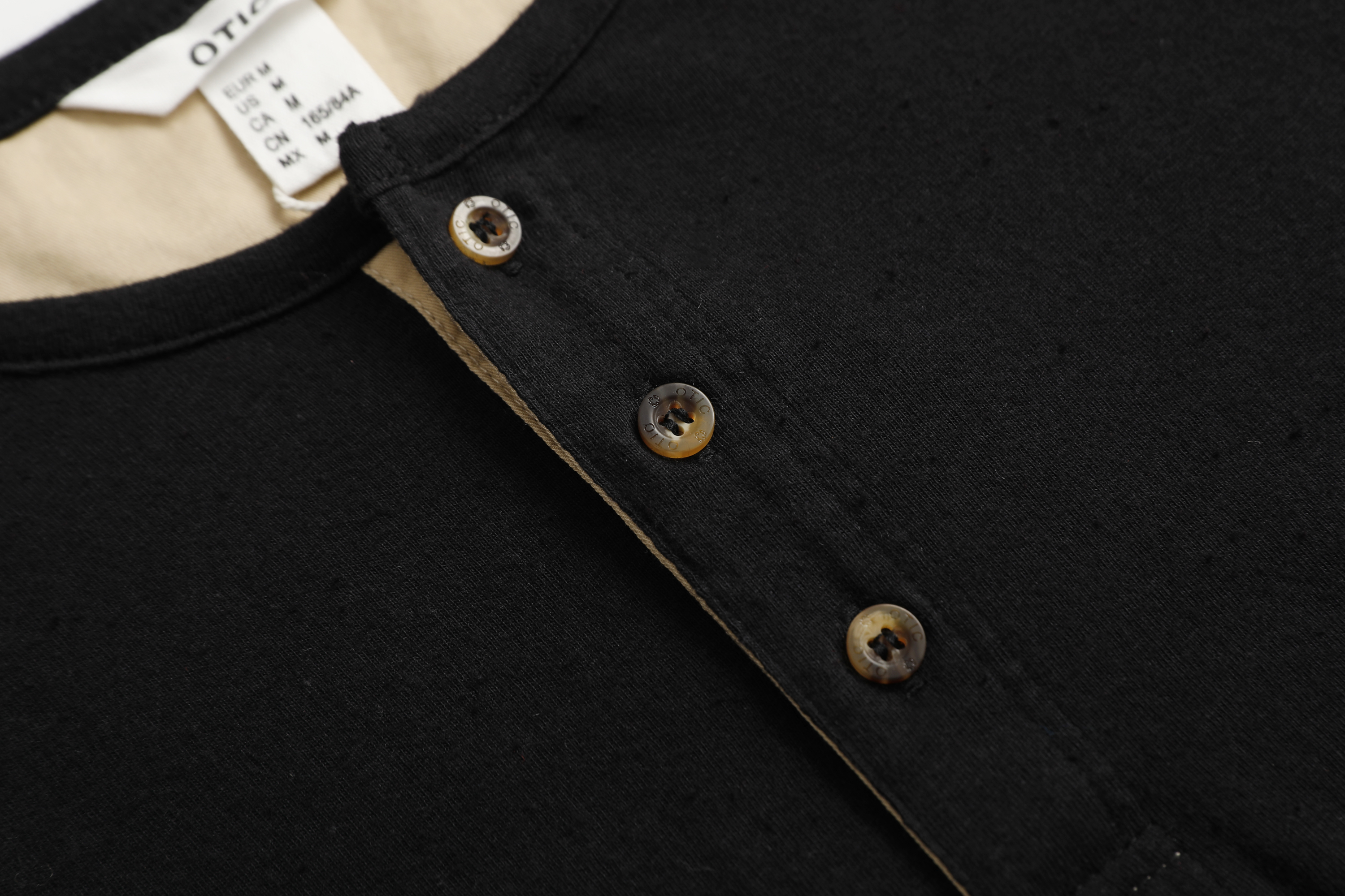 男裝黑色/白色長袖