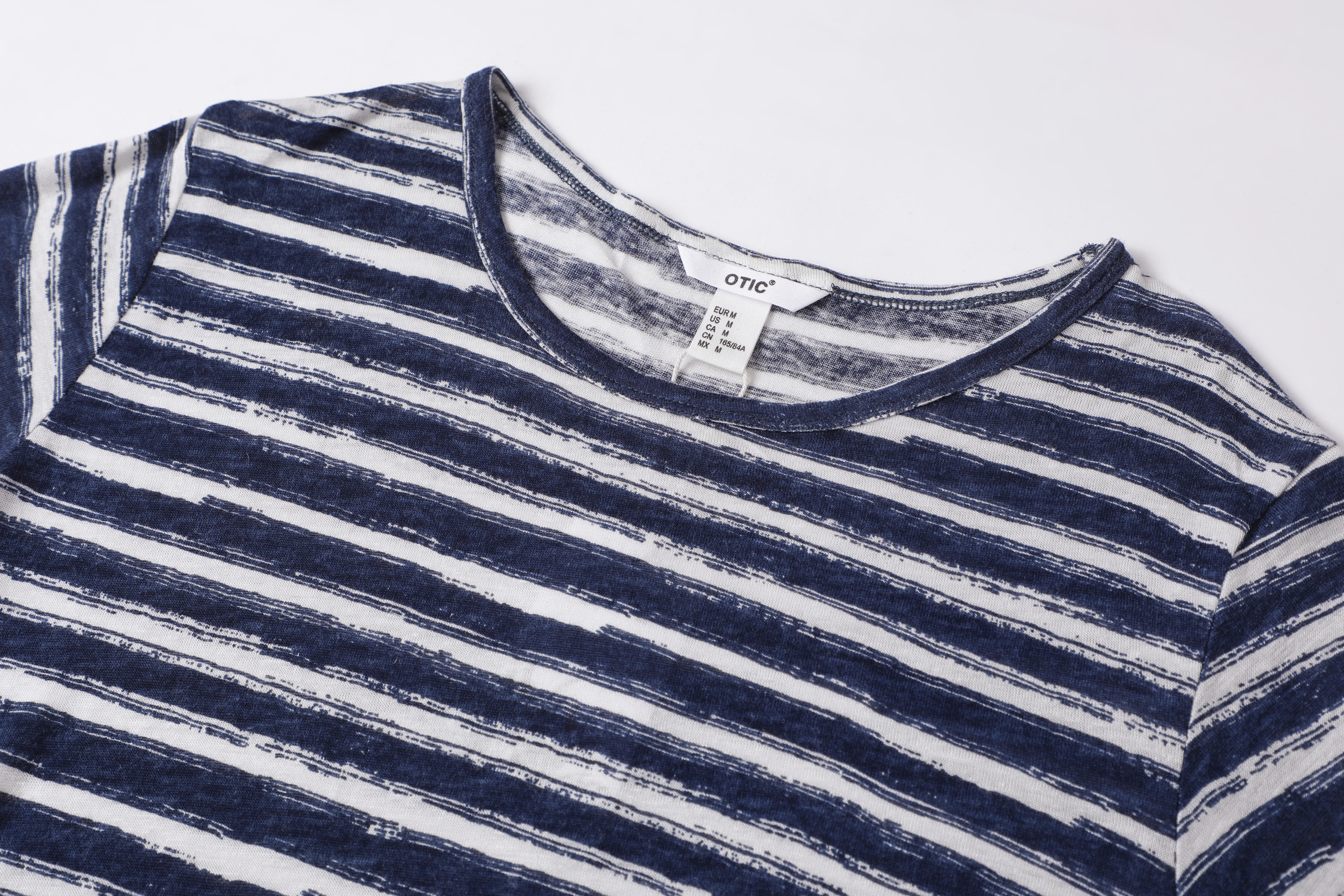 Ladies'  short-sleeved T-shirt with a crew neck