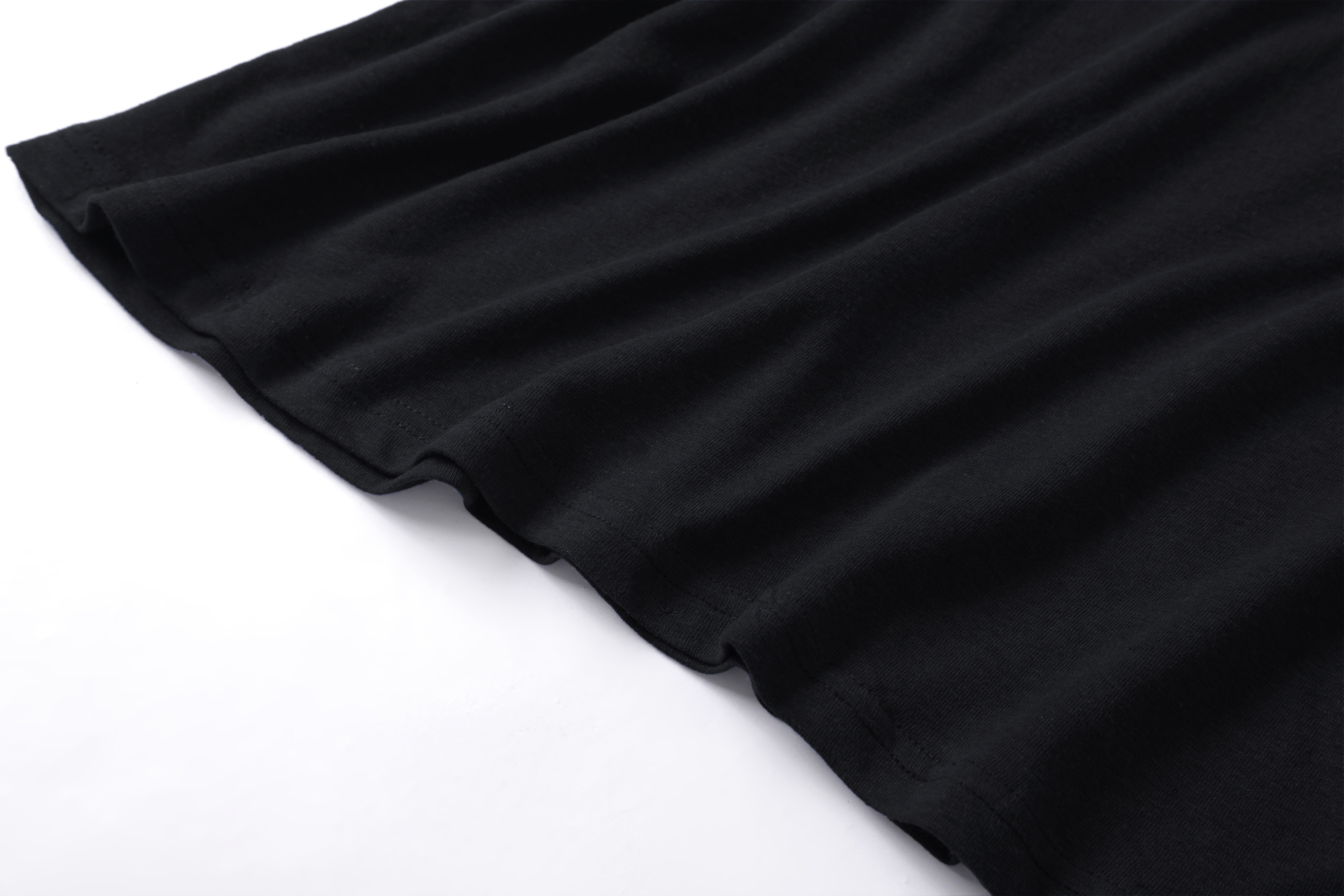 Solid black short-sleeve T-shirt