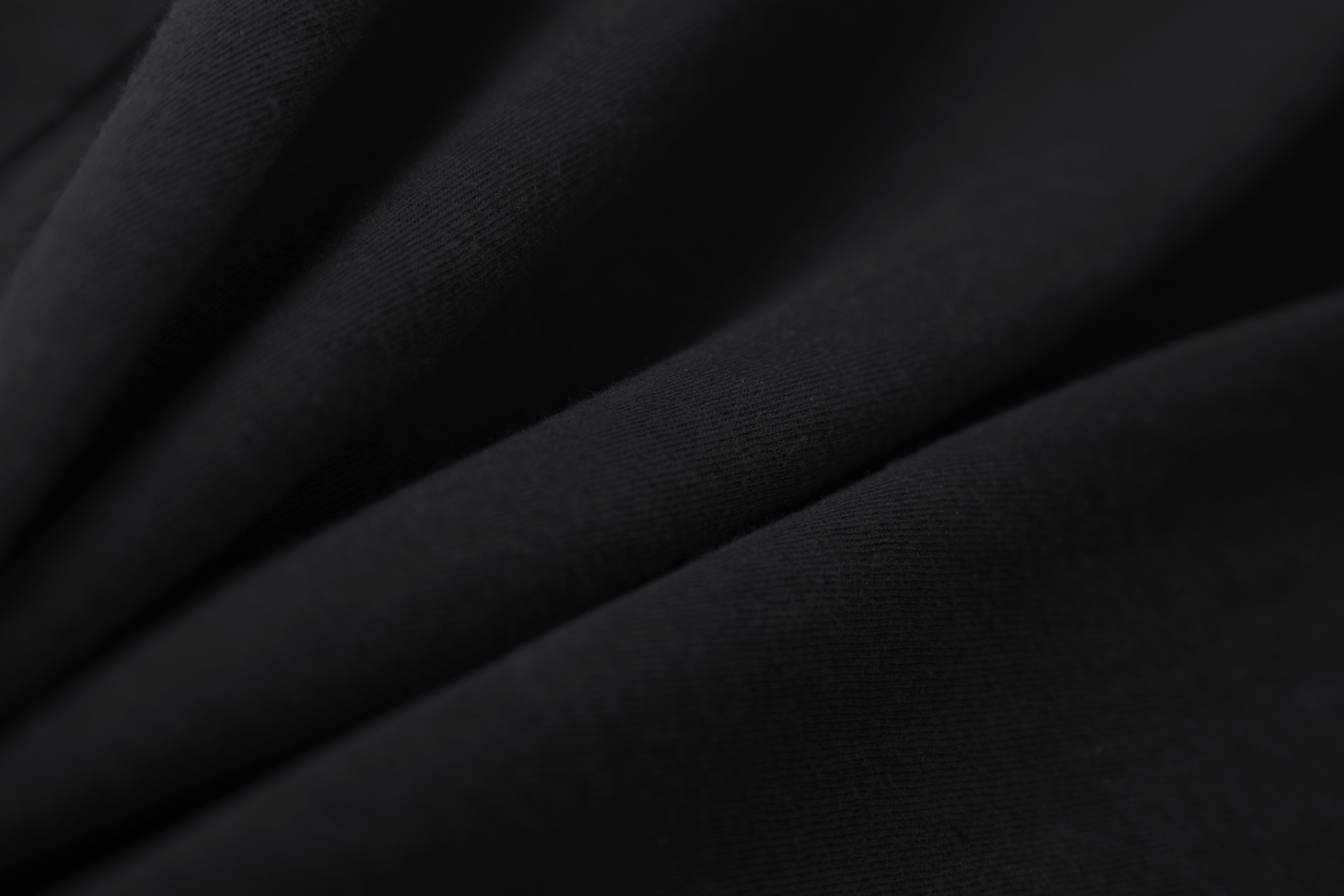 Solid black short-sleeve T-shirt