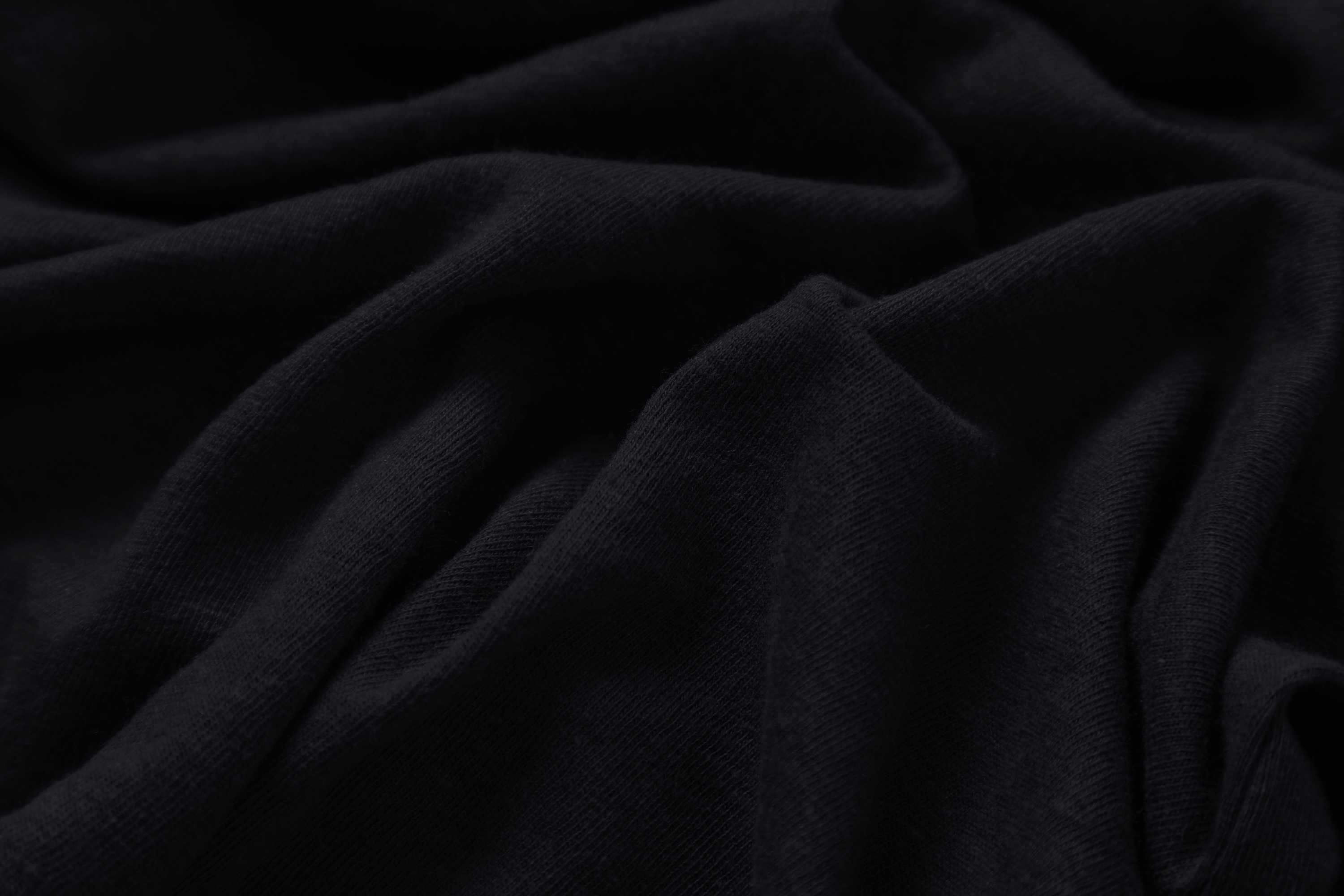 Solid black short-sleeve T-shirt