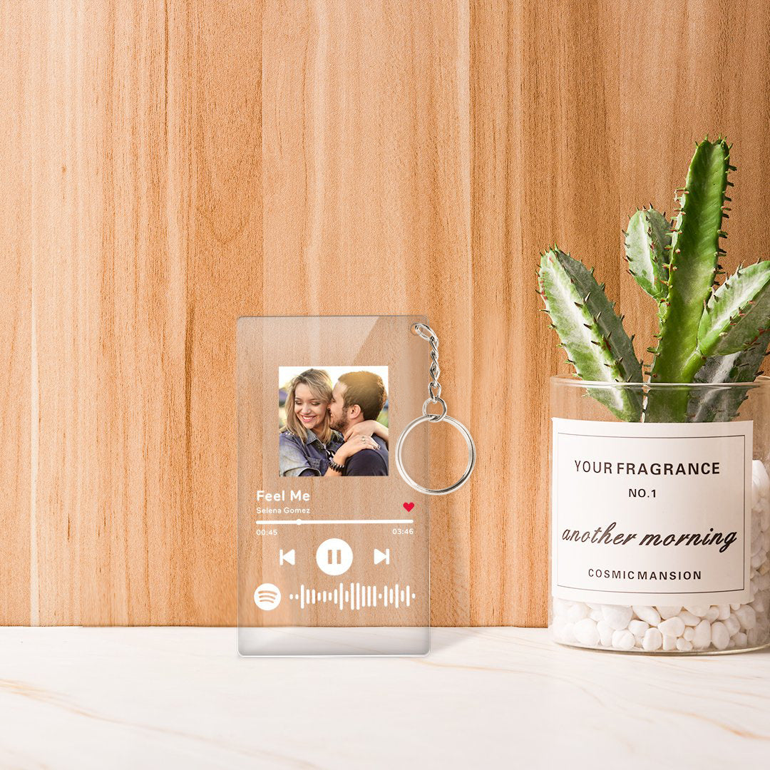 記念日プレゼント-カスタムミュージックミュージックキーホルダ‐オンラインで自由にカスタマイズデザイン可 スキャン可能なミュージックコード画像付き