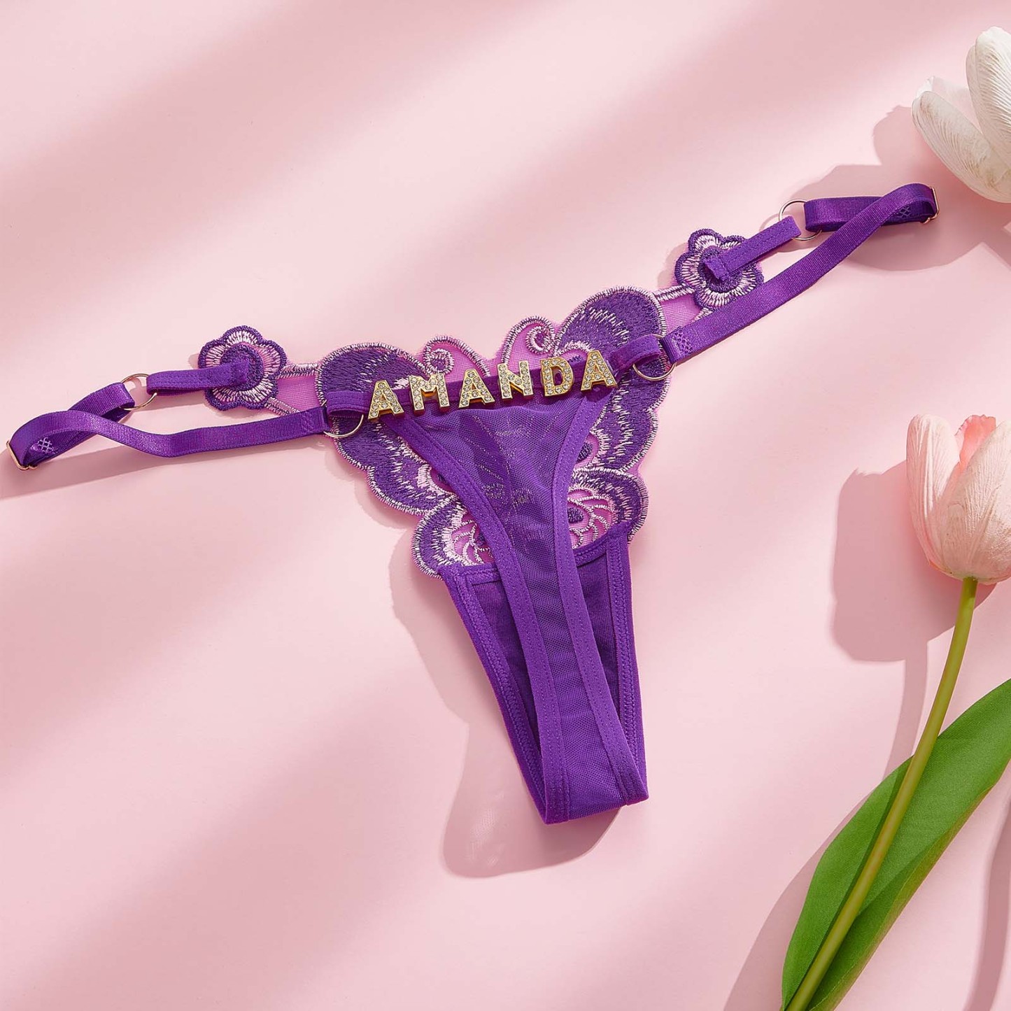 カスタム蝶をテーマにした官能的な Tバック ラインストーン アルファベット パンティー - 