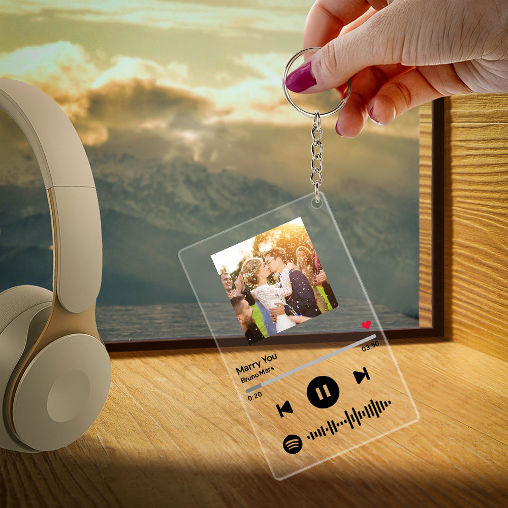 カスタムミュージックミュージックキーホルダ‐オンラインで自由にカスタマイズデザイン可 スキャン可能なミュージックコード画像付き