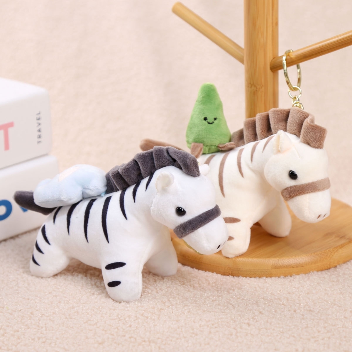 引き紐ゼブラぬいぐるみキーホルダー 幸運の馬年マスコットバッグチャーム