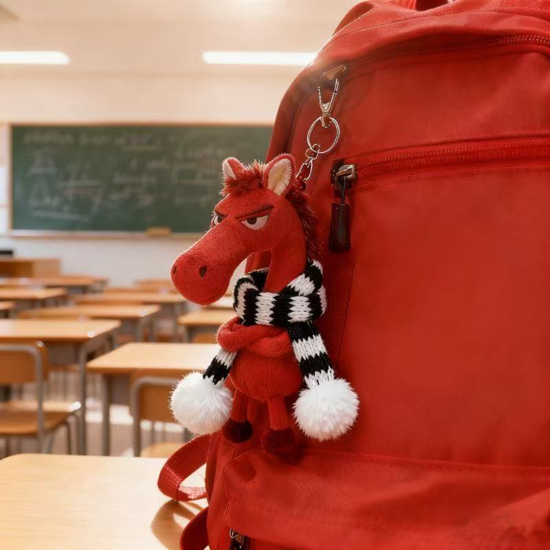 2026年 幸運の馬年 マスコット クールな黒馬のぬいぐるみチャーム バッグ用 2026年 新年ギフト