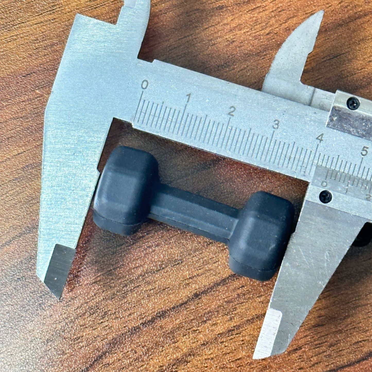 ダンベルキーホルダーアクセサリー機器ペンダントメタルミニバックパックキーホルダー - 
