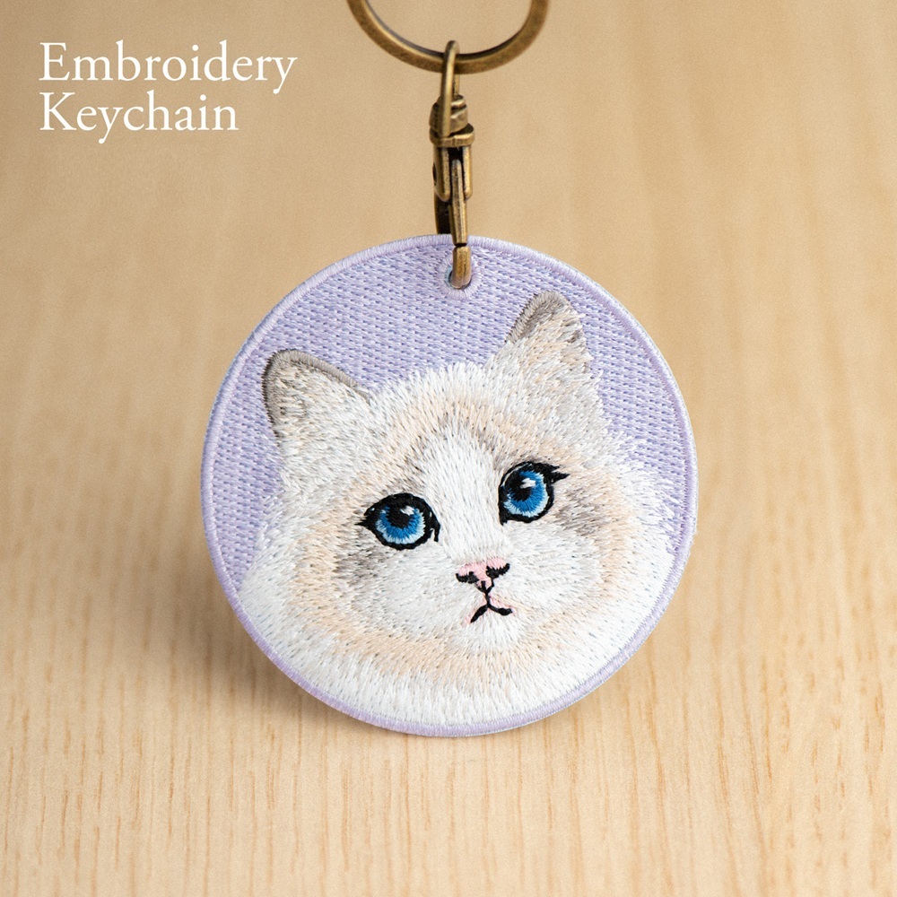 刺繍入り猫キーホルダー.リアルな猫種デザイン.猫好きの方にぴったりのかわいい動物キーホルダー. - 