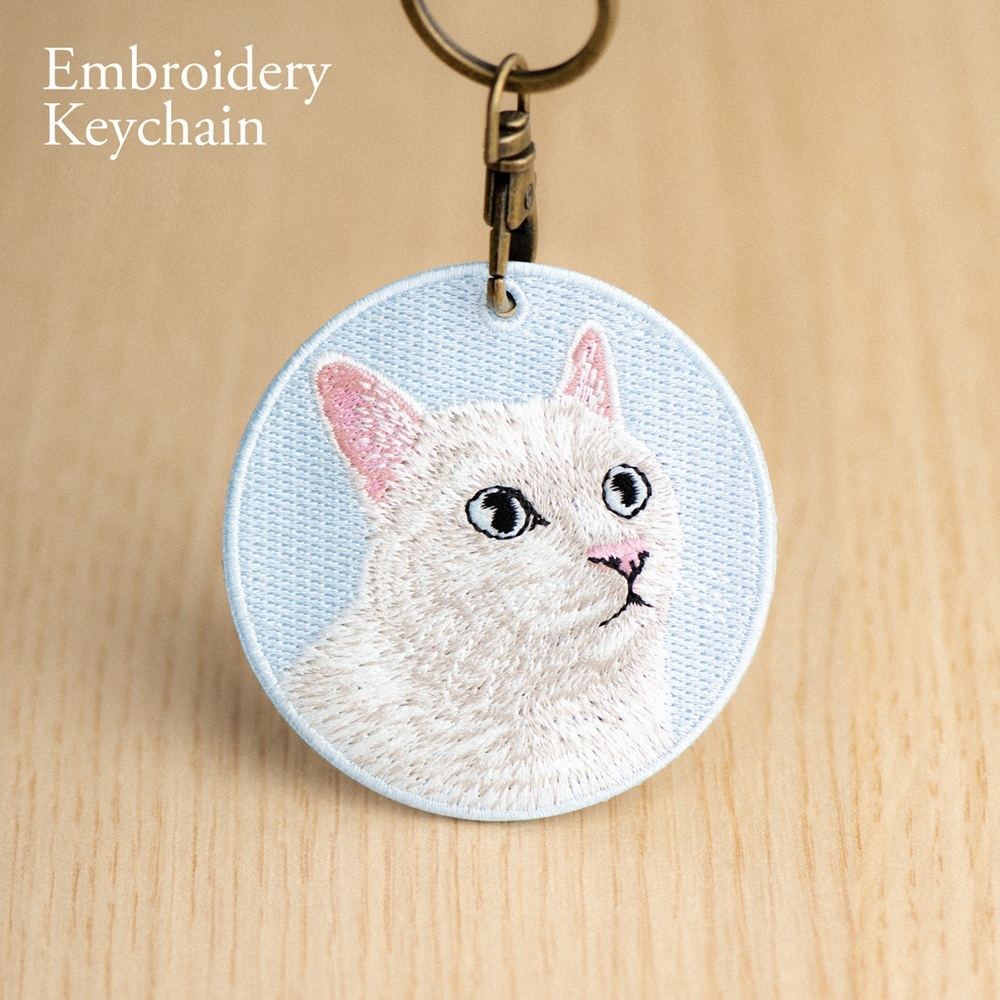 刺繍入り猫キーホルダー.リアルな猫種デザイン.猫好きの方にぴったりのかわいい動物キーホルダー. - 