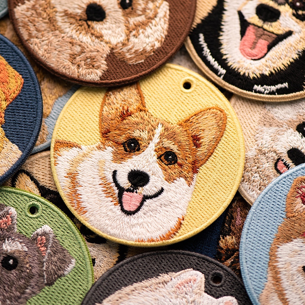 刺繍入り犬キーホルダー.リアルな犬種デザイン.犬好きの方にぴったりのかわいい動物キーホルダー. - 