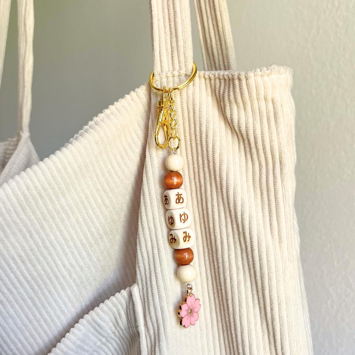 カスタム日本語名キーホルダー パーソナライズされたアニメスタイル名チャーム かわいい日本のギフト