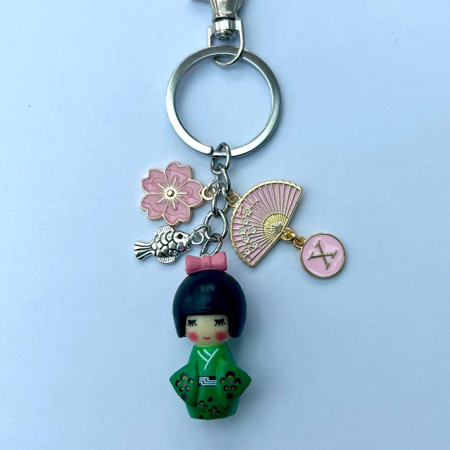 日本の桜こけしキーホルダー芸者人形チャーム桜の花付きイニシャルバッグチャームかわいい日本のギフト