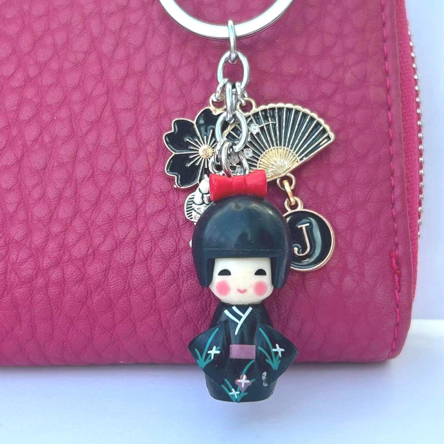 日本の桜こけしキーホルダー芸者人形チャーム桜の花付きイニシャルバッグチャームかわいい日本のギフト