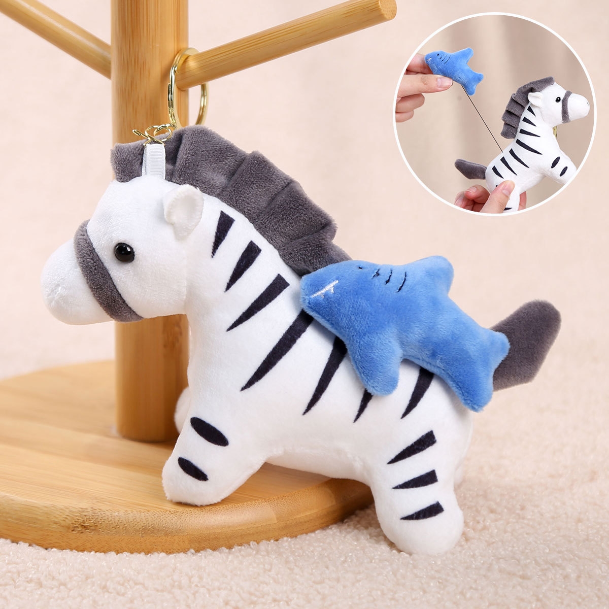 引き紐ゼブラぬいぐるみキーホルダー 幸運の馬年マスコットバッグチャーム