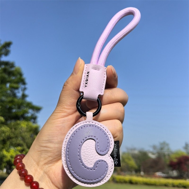 ラッキーアルファベットキーホルダー パーソナライズレターバッグチャーム カップル向け紛失防止キーホルダー