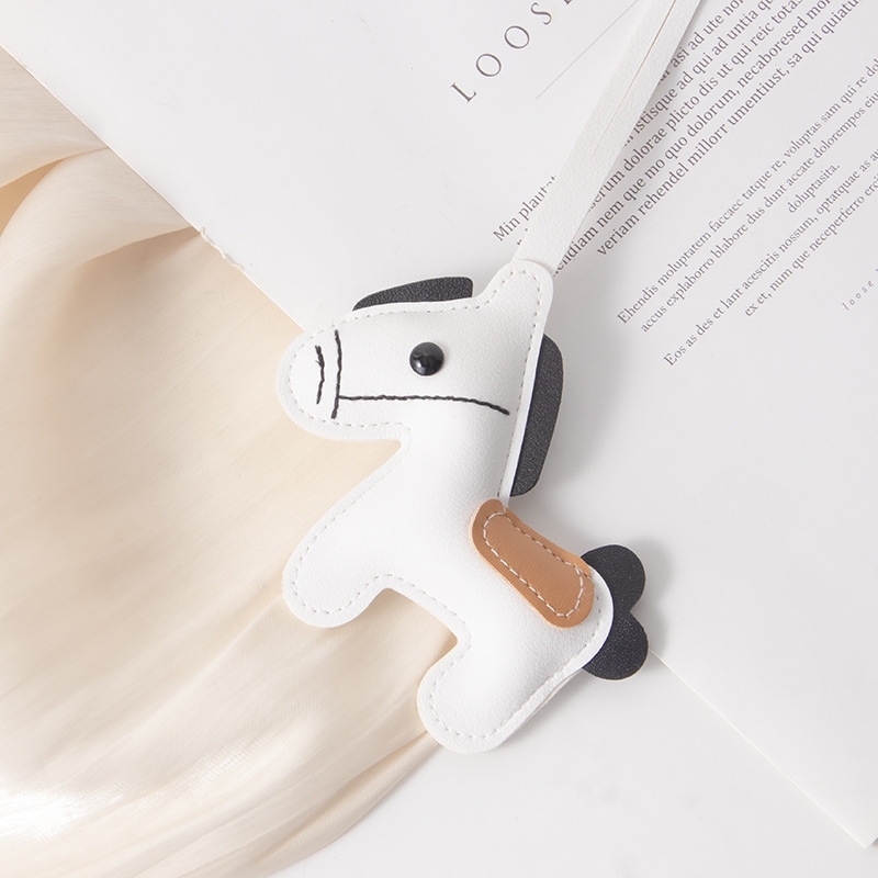 2026年幸運の馬革キーホルダー かわいいポニーバッグチャーム 富がやってくる かわいいアクセサリー