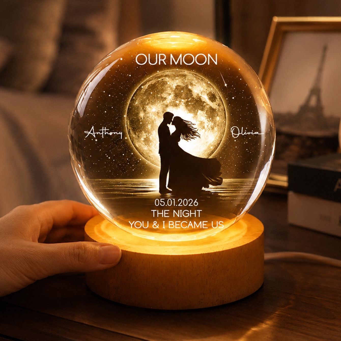Moonphase Couple Kissing Under the Moonlight – Personalized Crystal Ball LED Night Light – Romantic Keepsake Gift for Husband, Wife, and Couples - MyMoonLampAu