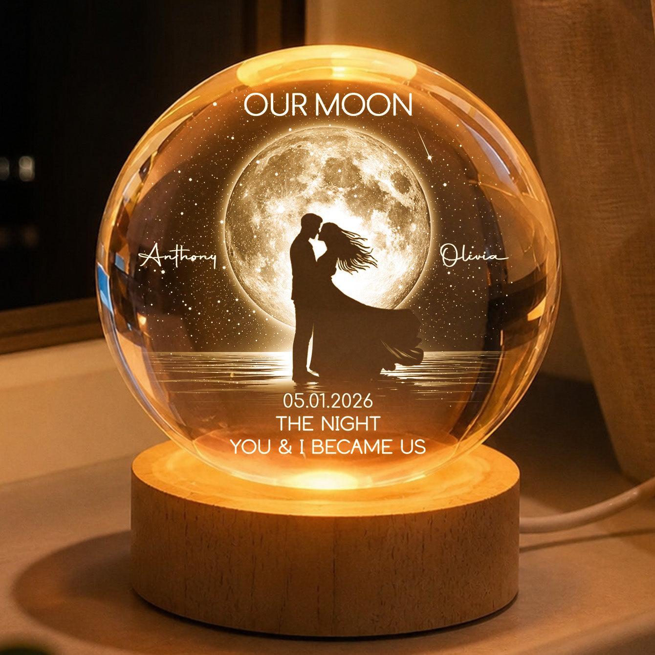 Moonphase Couple Kissing Under the Moonlight – Personalized Crystal Ball LED Night Light – Romantic Keepsake Gift for Husband, Wife, and Couples - MyMoonLampAu