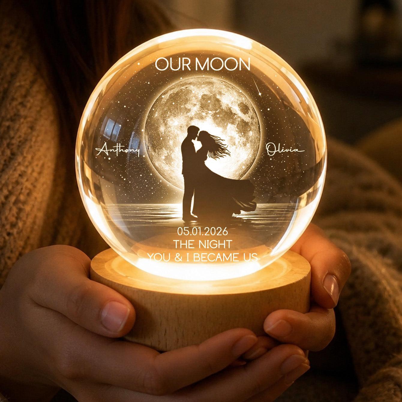 Moonphase Couple Kissing Under the Moonlight – Personalized Crystal Ball LED Night Light – Romantic Keepsake Gift for Husband, Wife, and Couples - MyMoonLampAu