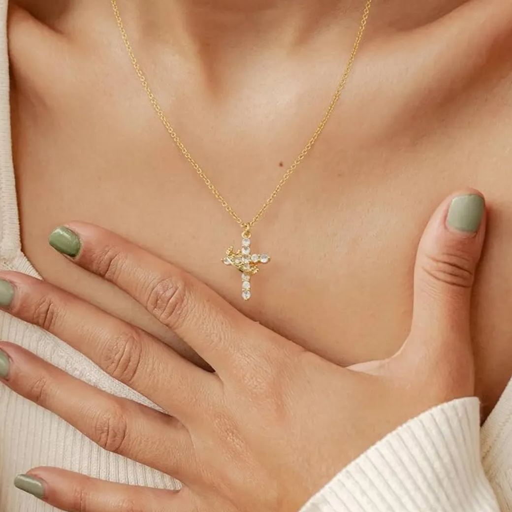Dainty Crown Cross Necklace for Women, Copper-Based Silver-Plated Zircon Pendant, Perfect Mother's Day Gift for Mom - MyMoonLampAu