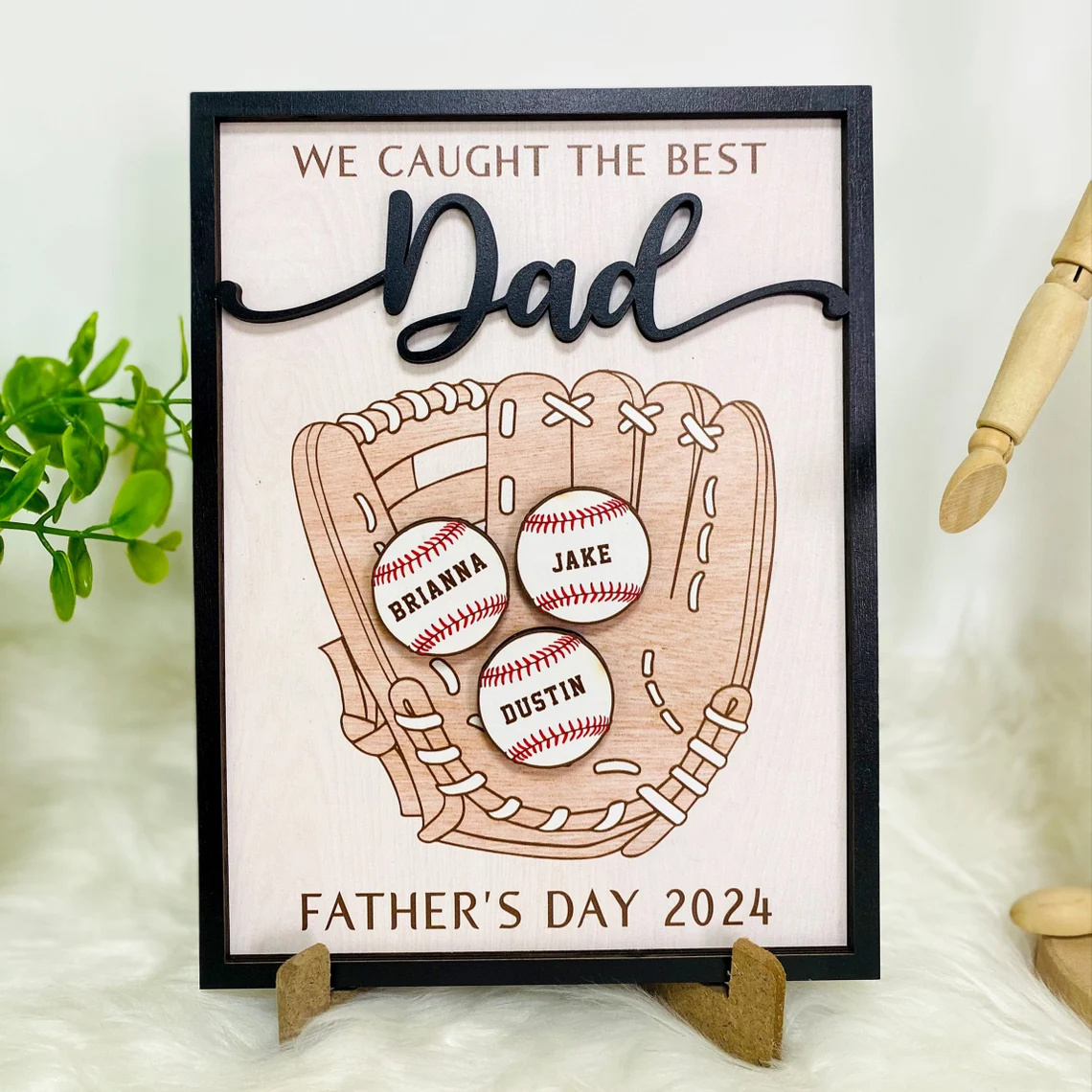 Personalized We Caught The Best Dad, Kid's Name Personalized Throwing Ball, Active Sports, Great Ball Catcher, Gift for Dad - auphotoblanket