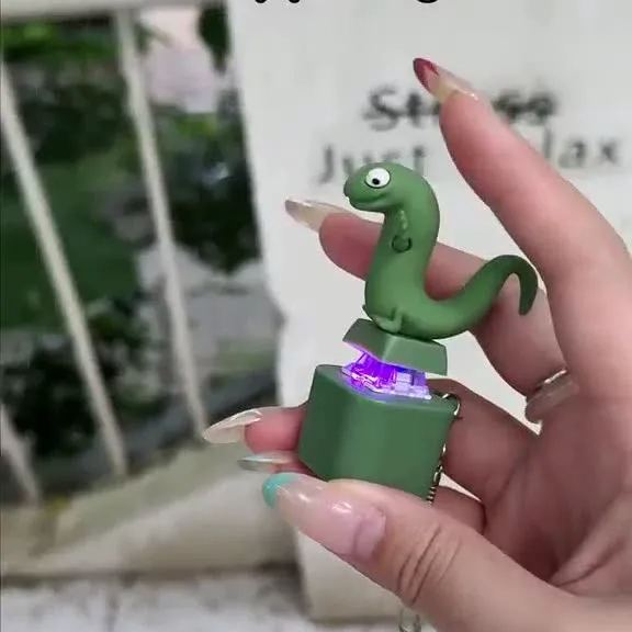 Lizard Keychain, Rechargeable Stress-Relieving Clicky Keyboard, Adult Animals Fidgets Single Key, Frog Croaking Stress Reliever with Colorful Lights (1 Pcs)