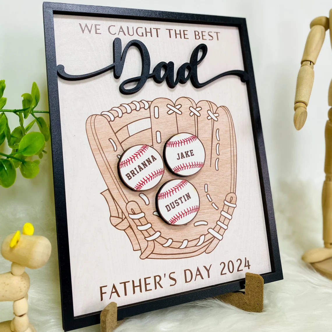 Personalized We Caught The Best Dad, Kid's Name Personalized Throwing Ball, Active Sports, Great Ball Catcher, Gift for Dad - auphotoblanket