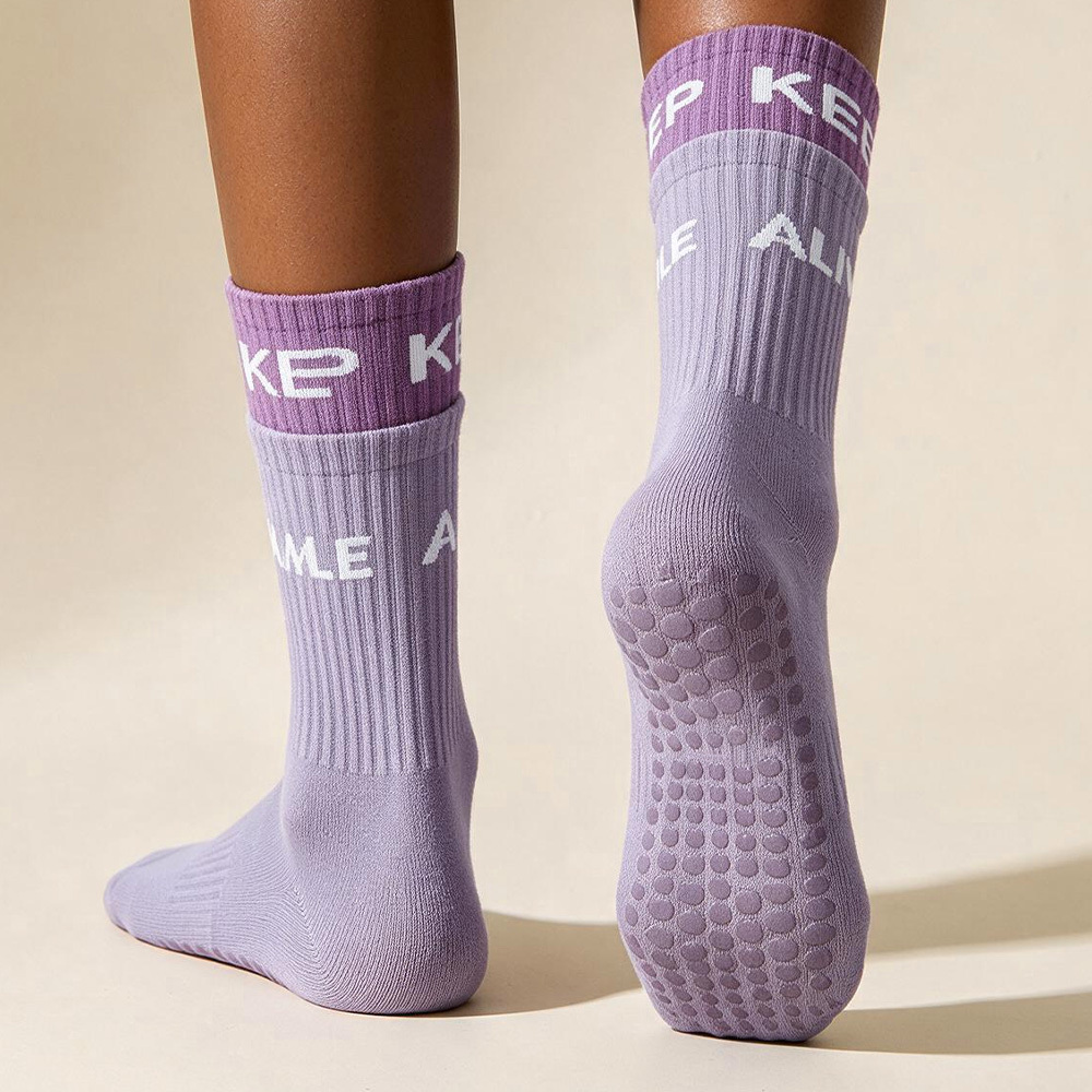 Yoga Grip Socks for Women, Mid Calf Pilates Grip Socks Non Slip Grip Socks, Warm Indoor Floor Workout Socks Matching Shark Pants - MyPhotoSocksAu