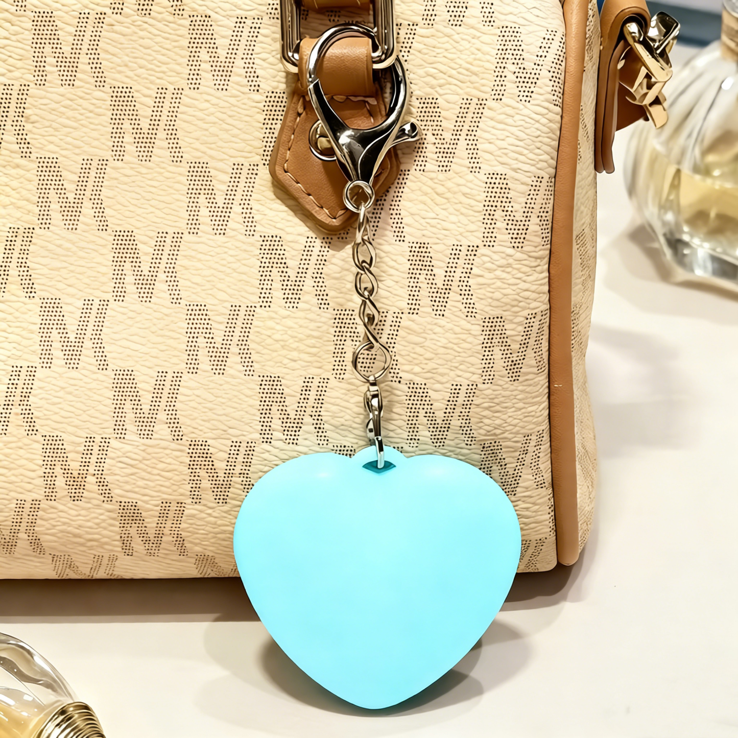 Cute Cat Paw Light Keychain Rechargeable Mini Bag Charm with Double Chain White Cat Paw Design - MyPhotoSocksAu