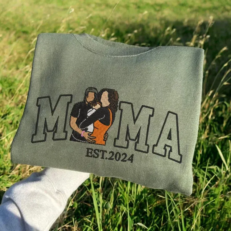 Personalized Mama Mum T-shirt with Photo Custom Embroidered Sweatshirt Mama and Kids Portrait Gift for Mum