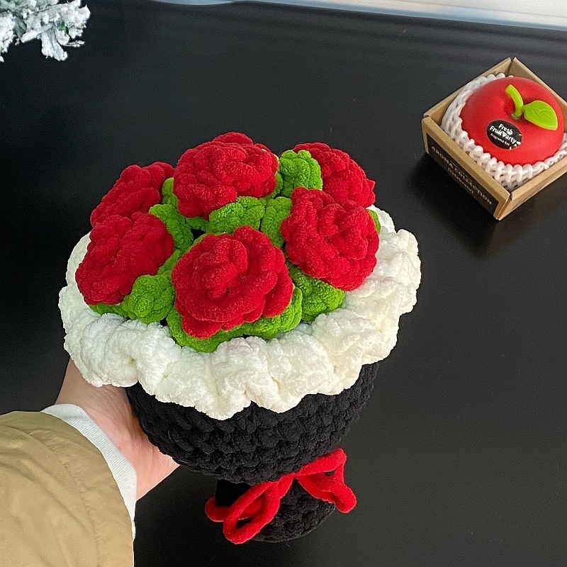 Handmade Diy Woven Ice Line Holding A Rose Bouquet Finished Homemade Crochet Material Mother'S Day Anniversary Gift - MyFaceUnderwearAU