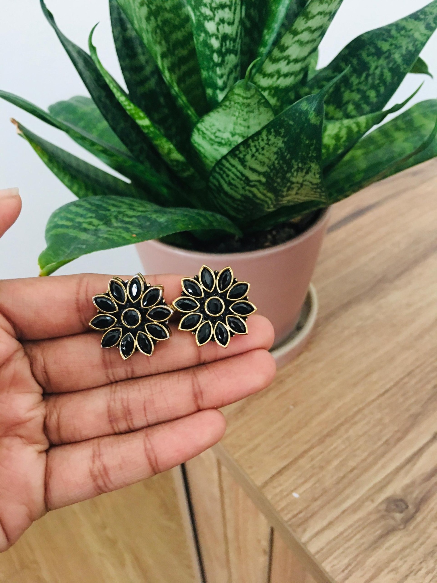 Big Flower Gold Stud