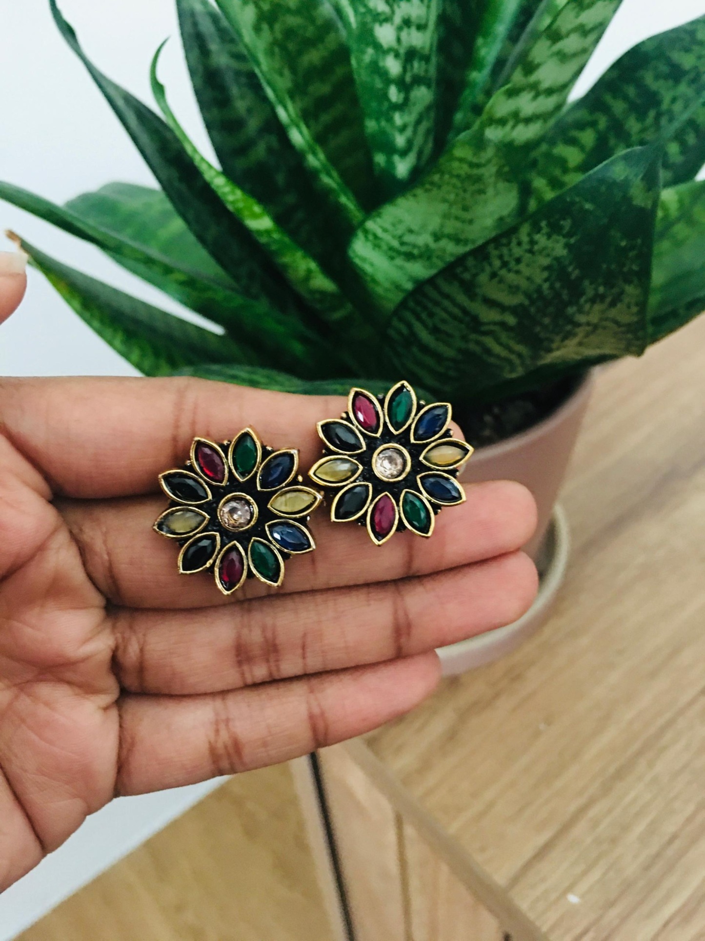 Big Flower Gold Stud