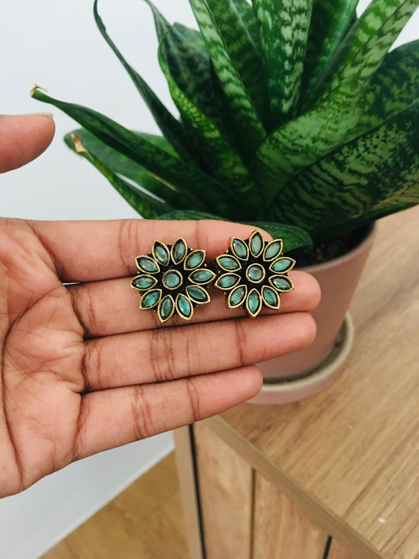 Big Flower Gold Stud